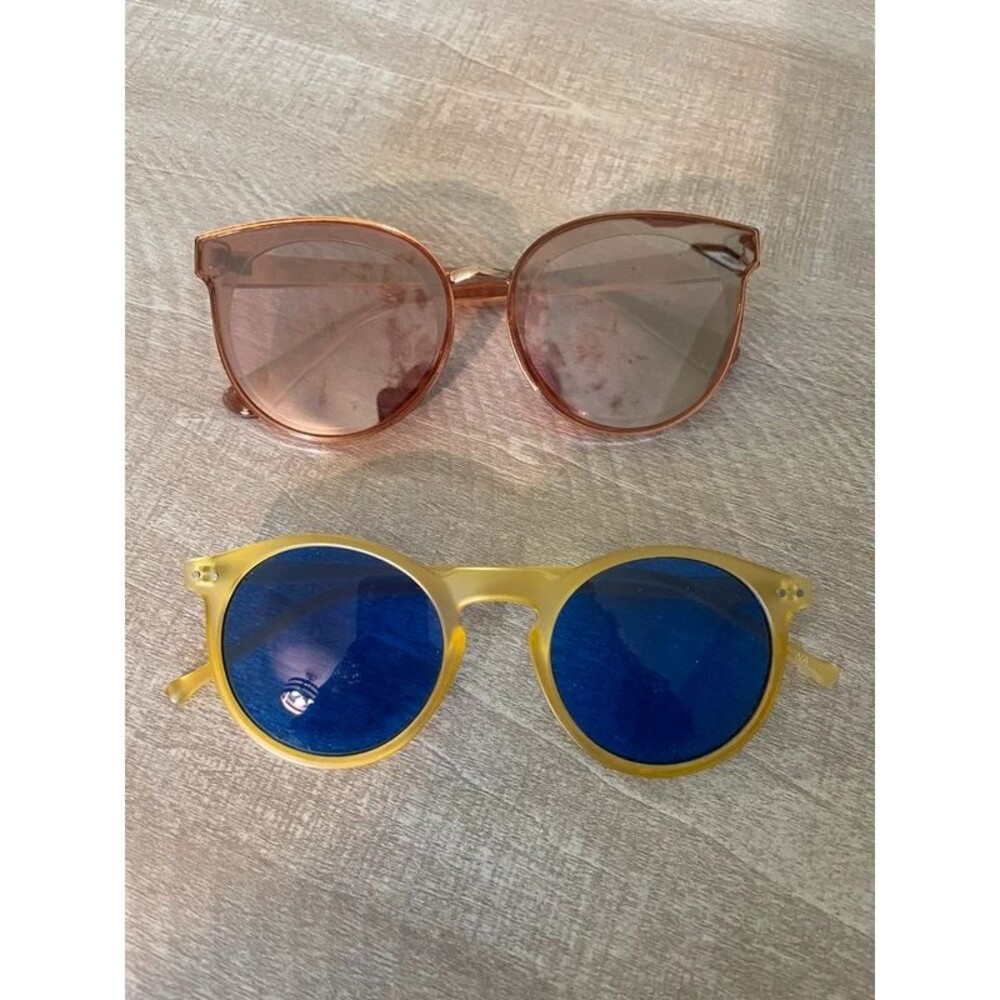 Two pair ladies, rose and yellow cat eye plastic sunglasses mod retro